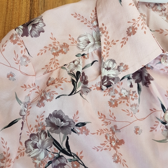 Vintage 70's Floral Button Down Blouse • Sz 11/12 - Picture 3 of 15